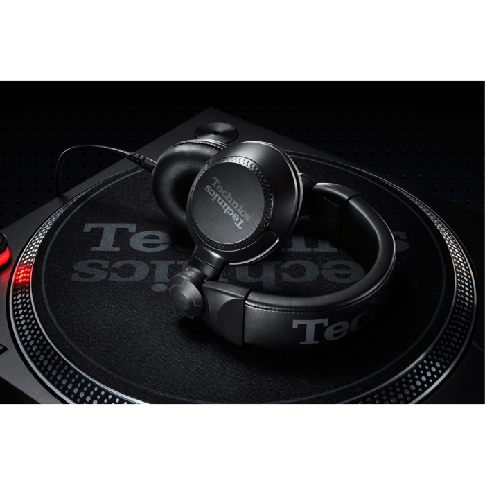 DJ вініловий програвач Technics SL-1210MK7EE Black