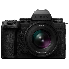 Цифрова фотокамера Panasonic Lumix S DC-S5M2XKEE Kit S-R2060E f/3.5-5.6