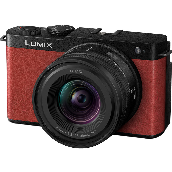 Цифрова фотокамера Panasonic Lumix S DC-S9NE-R Kit S-R1840E f/4.5-6.3 Crimson Red