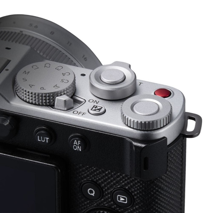 Цифрова фотокамера Panasonic Lumix DC-L10E-S (Silver)