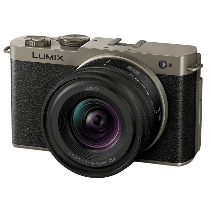 Цифрова фотокамера Panasonic Lumix S9 Titanium Black +18-40mm Kit DC-S9NE-NB (Black Lens)