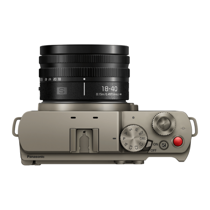 Цифрова фотокамера Panasonic Lumix S9 Titanium Black +18-40mm Kit DC-S9NE-NB (Black Lens)